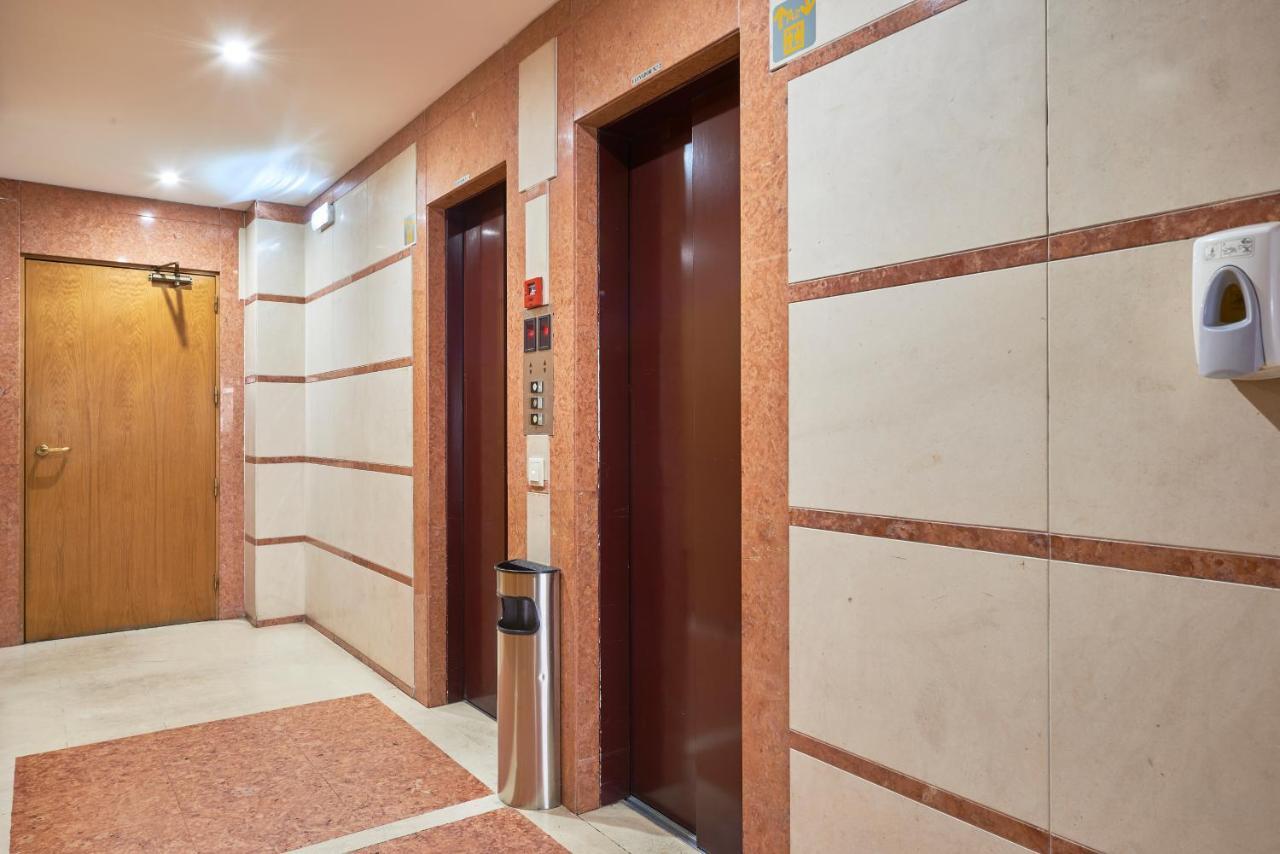 Modern Apartment With Swiming Pool & Garage - 리스본 외부 사진